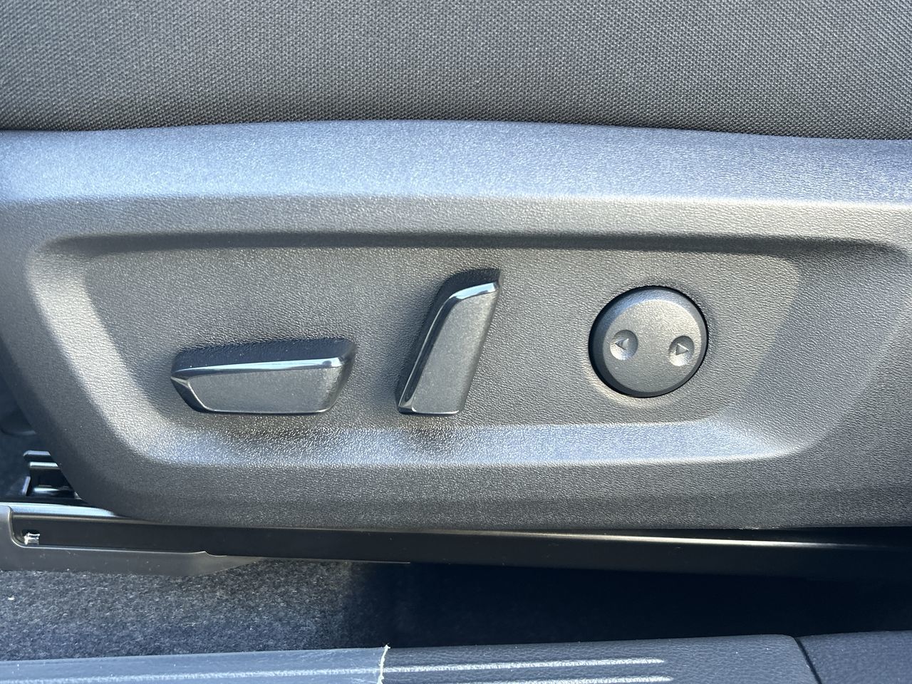 2025 Nissan Rogue in North Vancouver, British Columbia