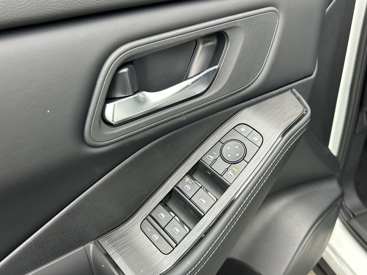 2025 Nissan Rogue in North Vancouver, British Columbia
