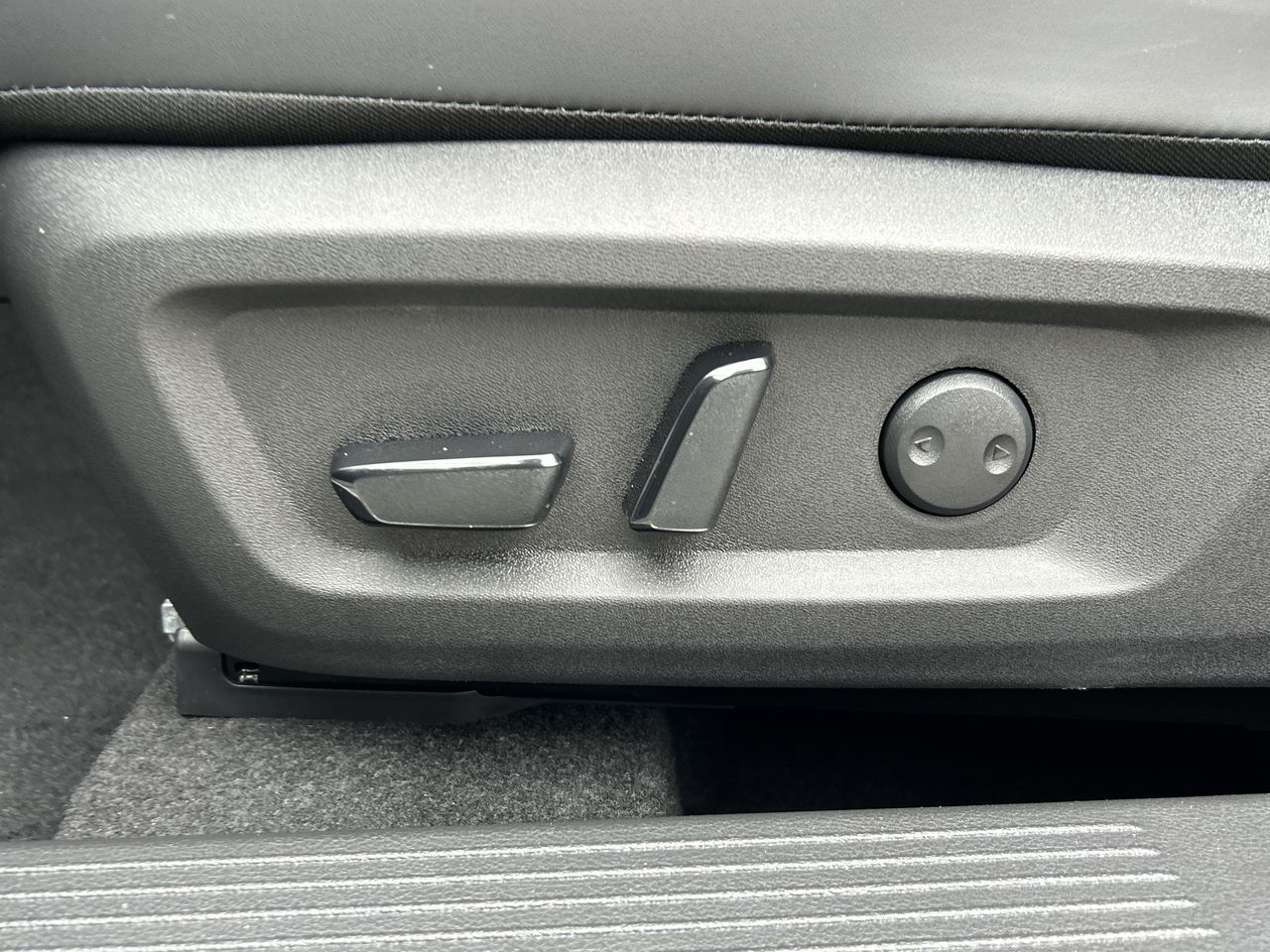 2025 Nissan Rogue in North Vancouver, British Columbia