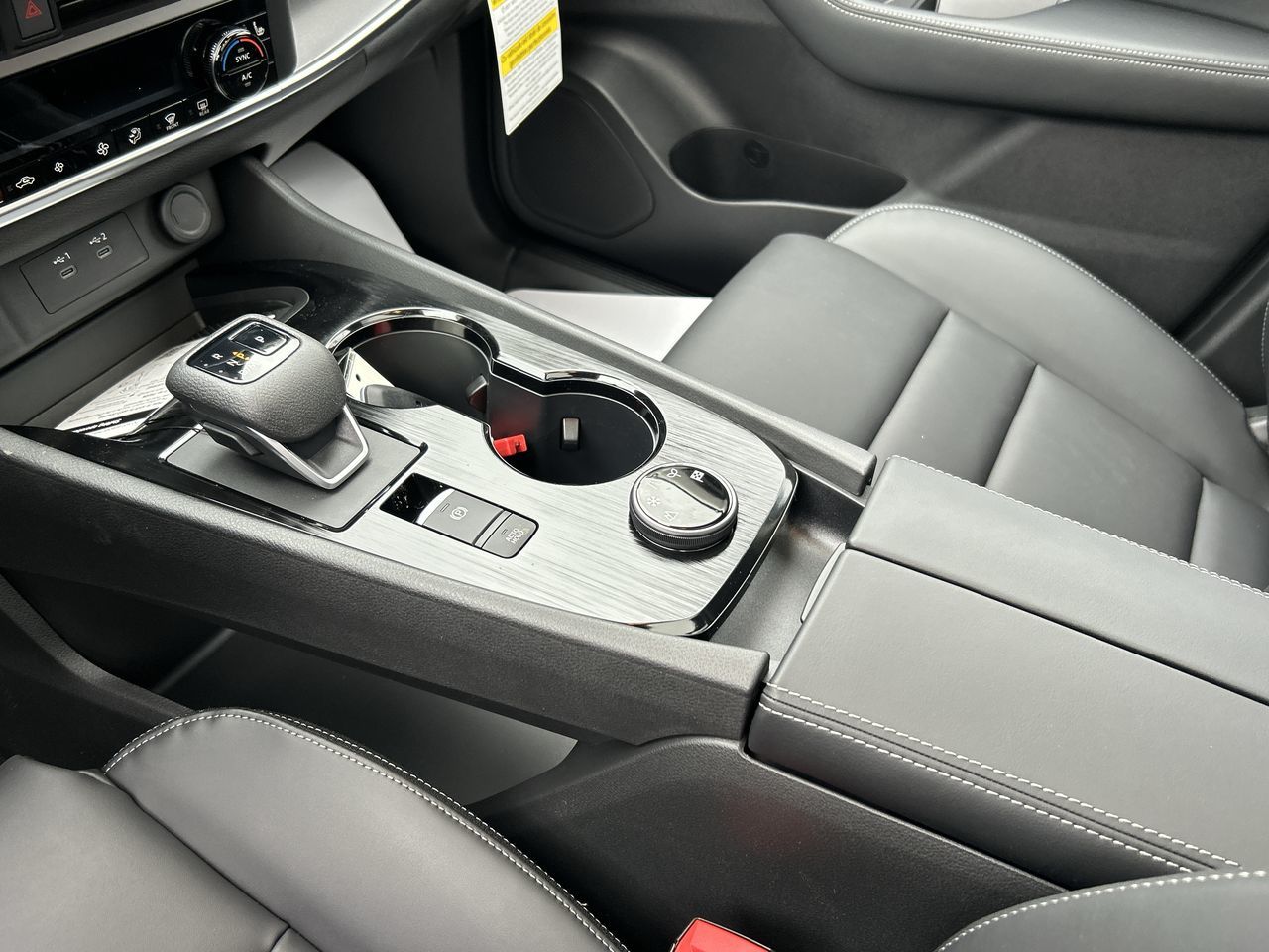 2025 Nissan Rogue in North Vancouver, British Columbia