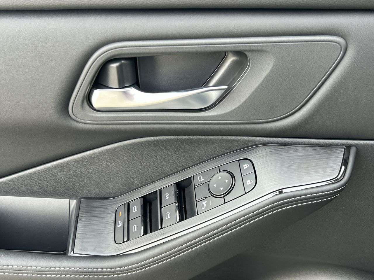 2025 Nissan Rogue in North Vancouver, British Columbia