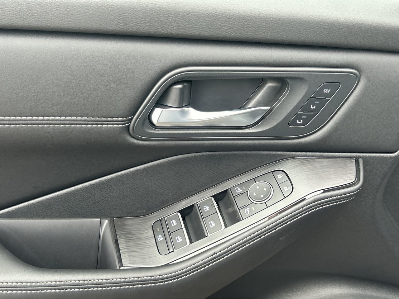 2025 Nissan Rogue in North Vancouver, British Columbia