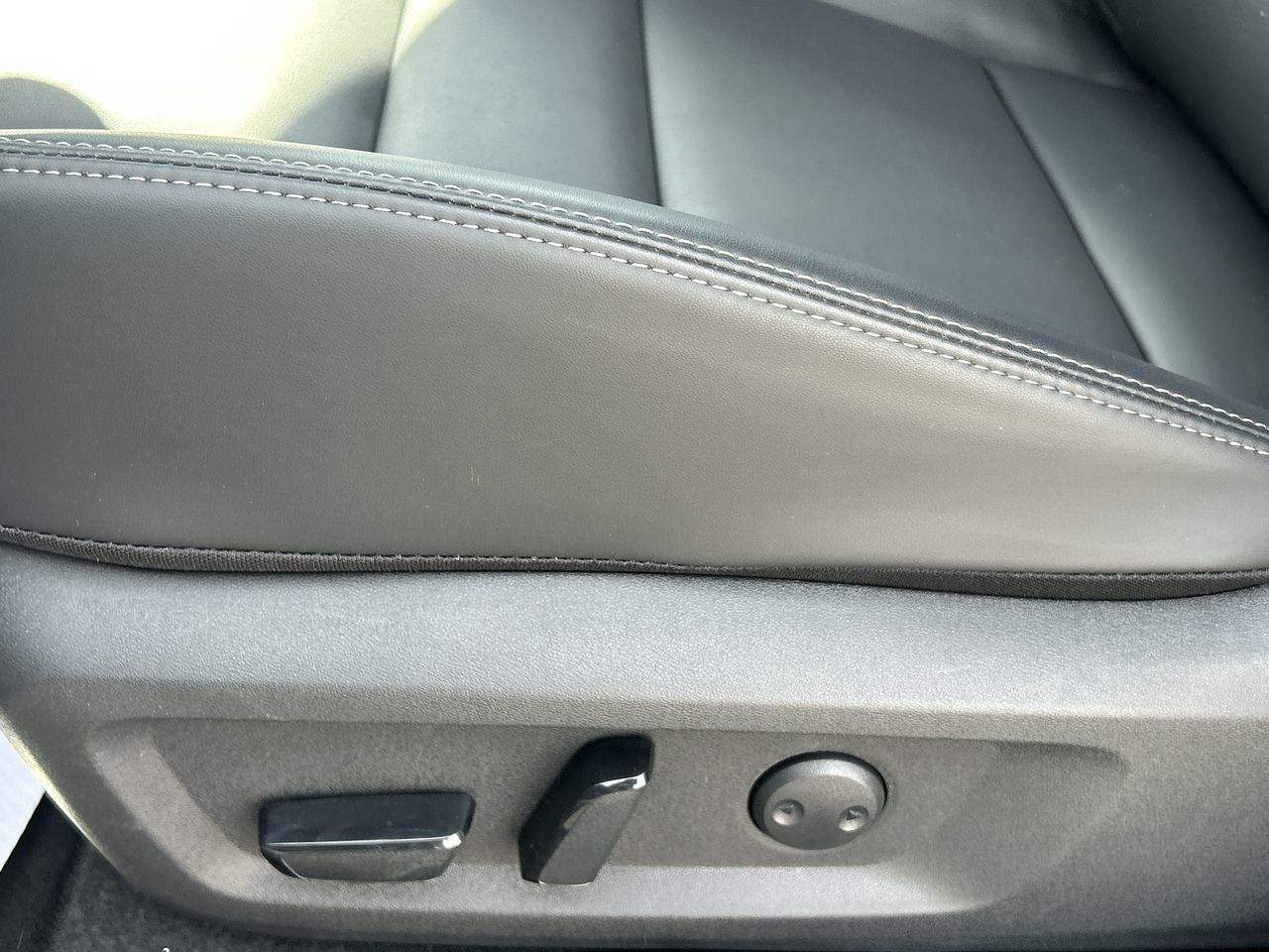 2025 Nissan Rogue in North Vancouver, British Columbia