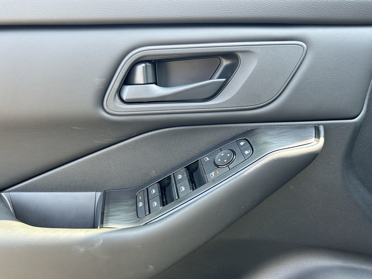 2025 Nissan Rogue in North Vancouver, British Columbia
