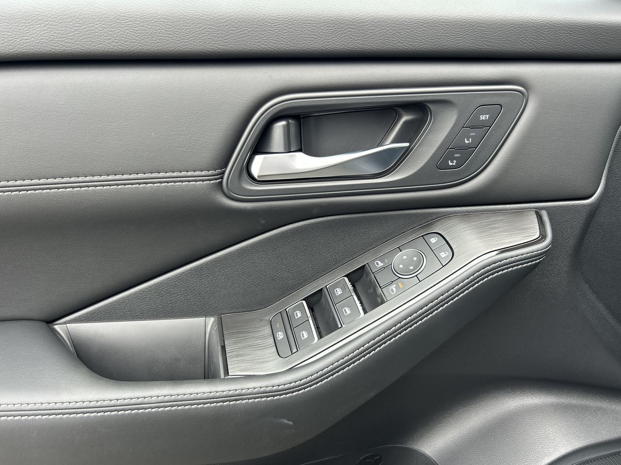 2025 Nissan Rogue in North Vancouver, British Columbia