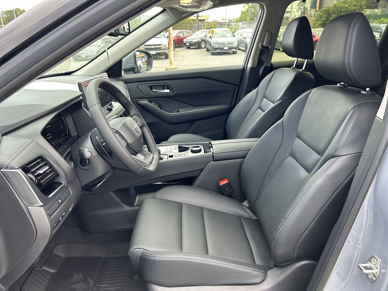 2025 Nissan Rogue in North Vancouver, British Columbia