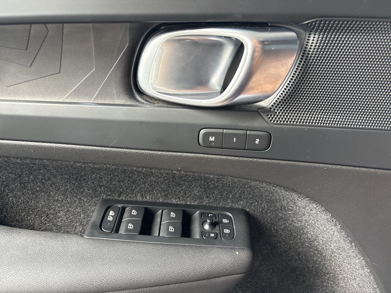 2023 Volvo XC40
