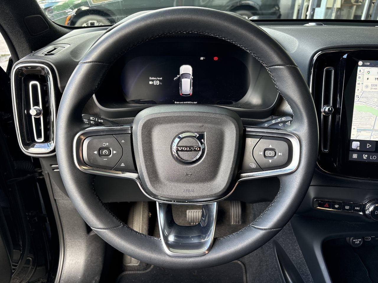 2023 Volvo XC40
