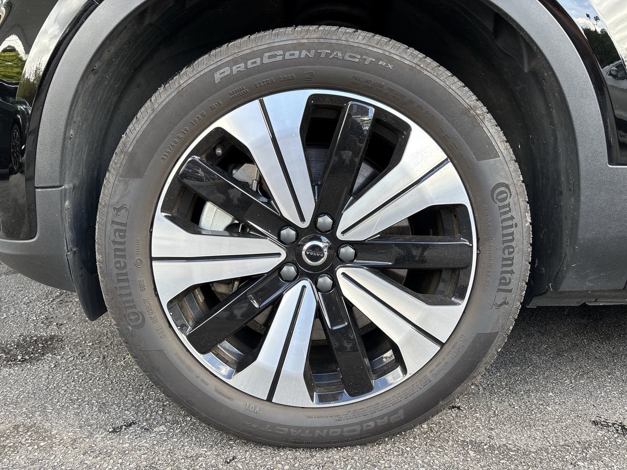 2023 Volvo XC40