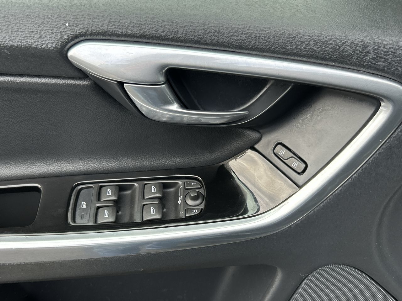 2015 Volvo XC60 in North Vancouver, British Columbia