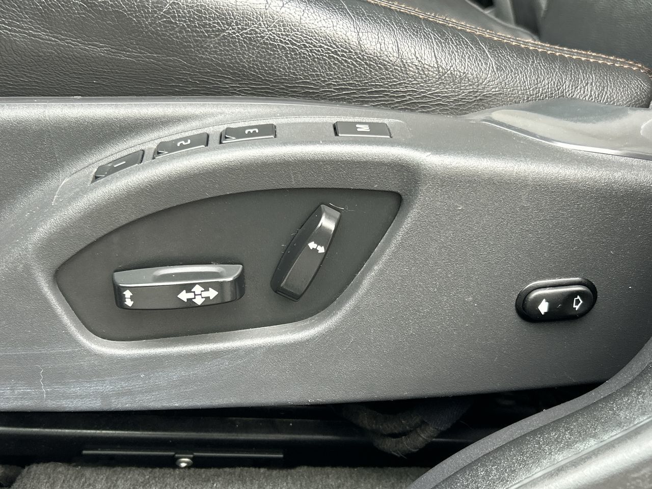 2015 Volvo XC60 in North Vancouver, British Columbia