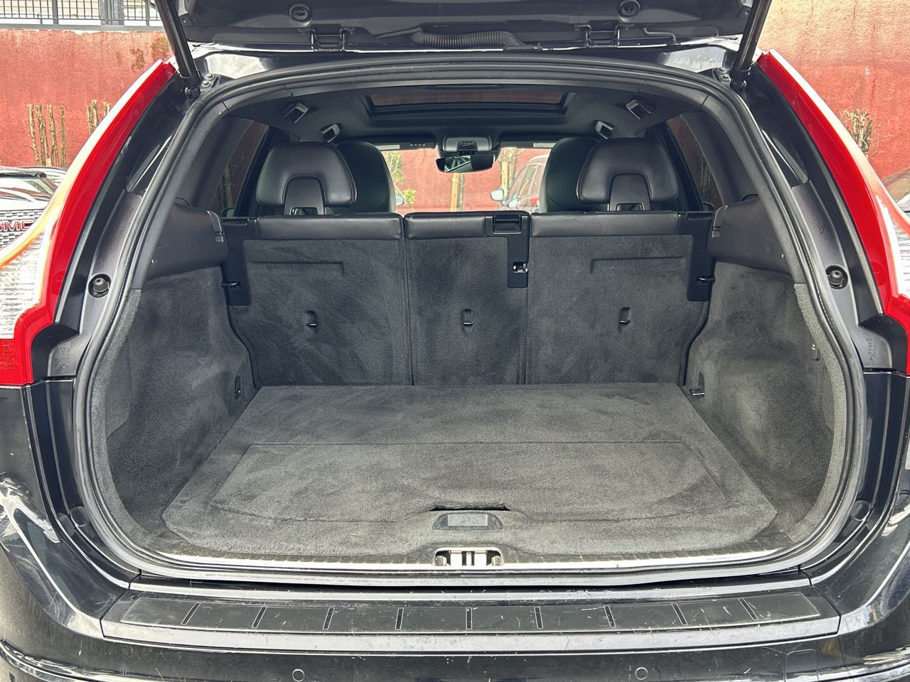 2015 Volvo XC60 in North Vancouver, British Columbia