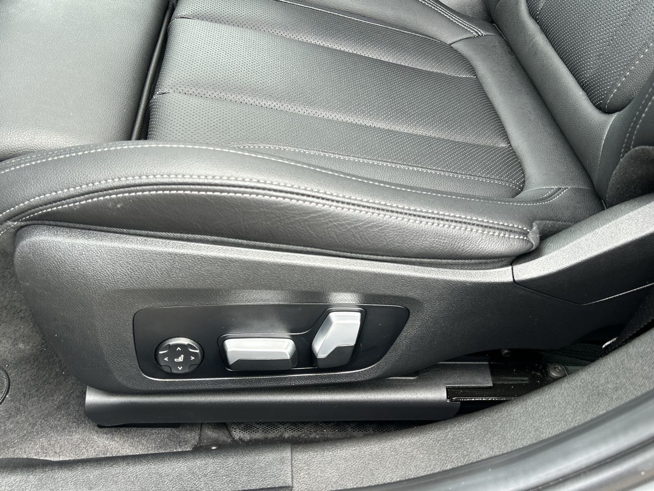 2023 BMW 330i in Oakville, Ontario