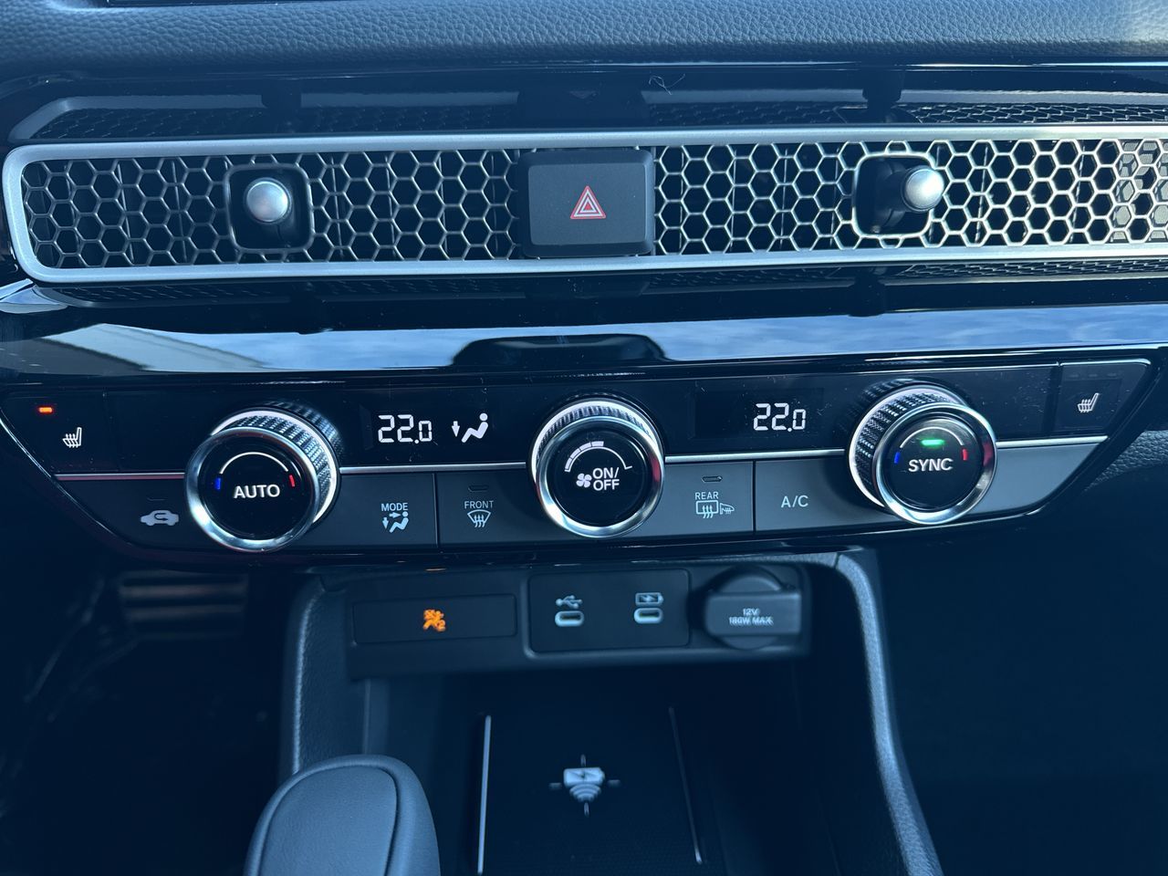 2025 Honda CIVIC HYBRID Hatchback in Oakville, Ontario