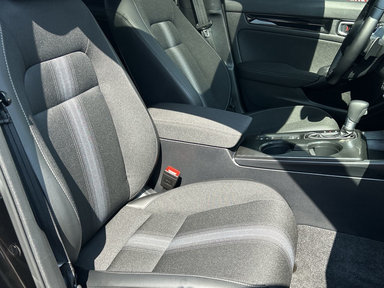 2025 Honda Civic Hybrid in Oakville, Ontario