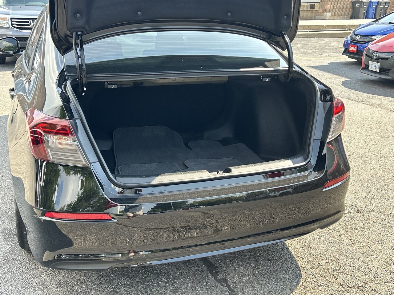 2025 Honda Civic Hybrid in Oakville, Ontario