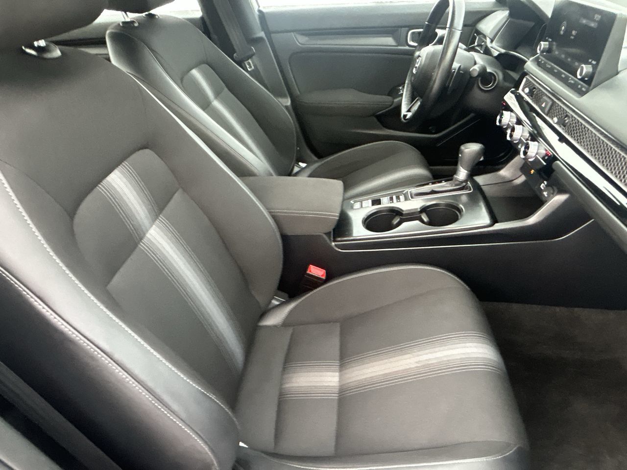 2024 Honda Civic in Oakville, Ontario