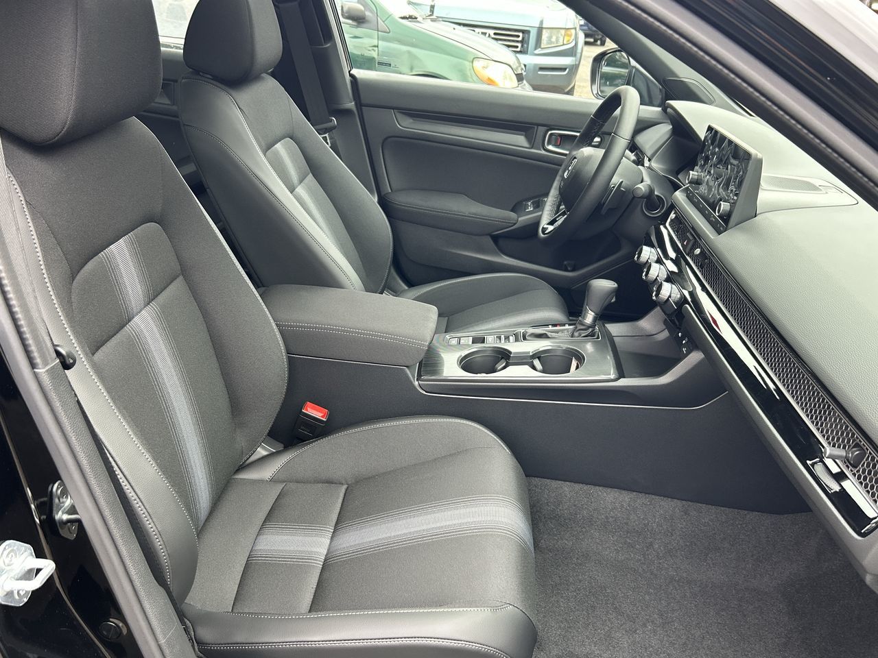 2025 Honda Civic in Oakville, Ontario
