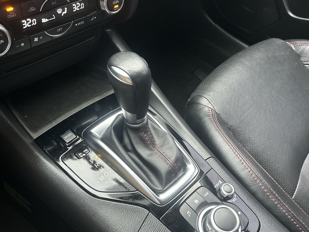 Mazda 3  2016 à Oakville, Ontario