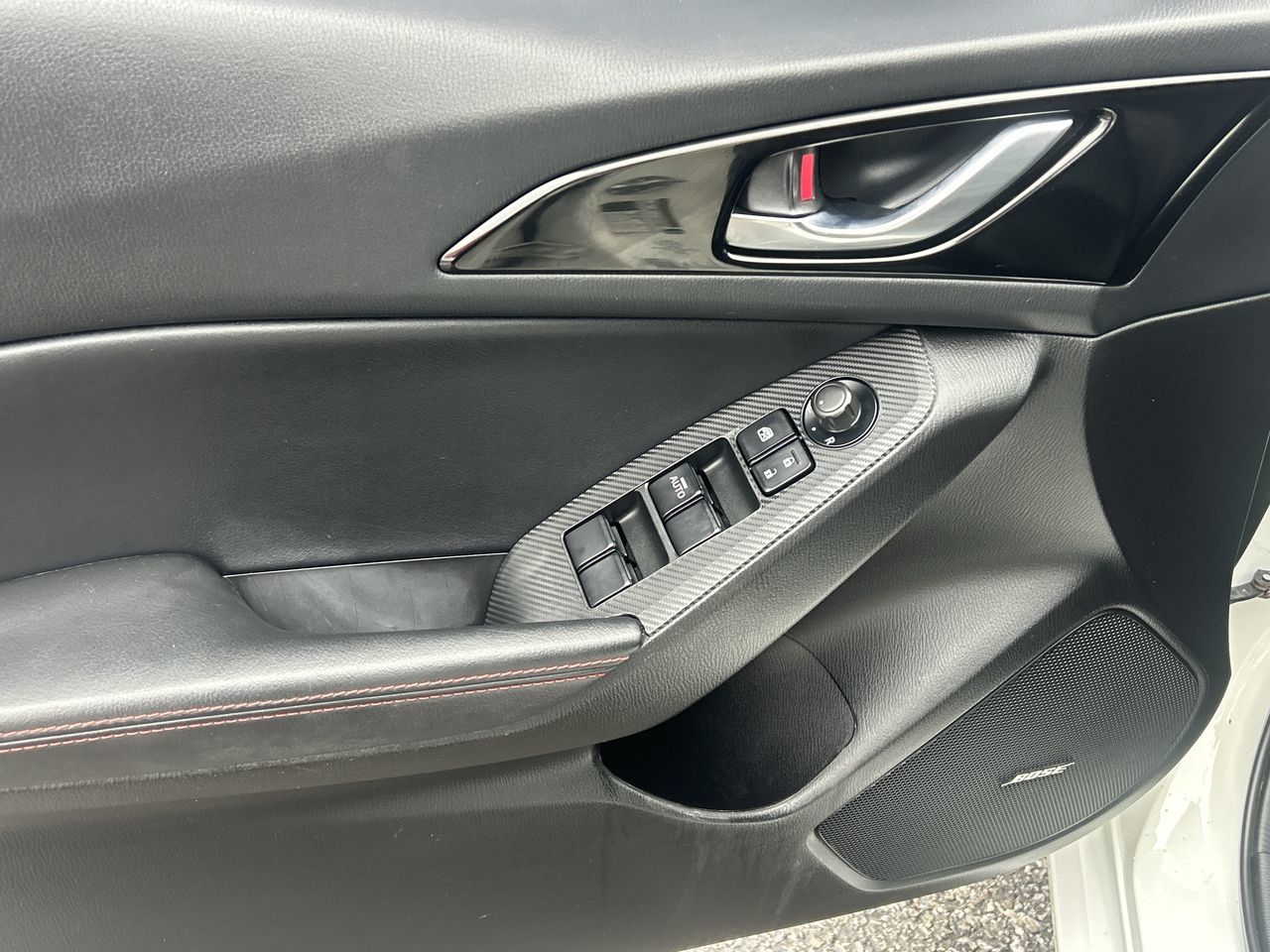 Mazda 3  2016 à Oakville, Ontario