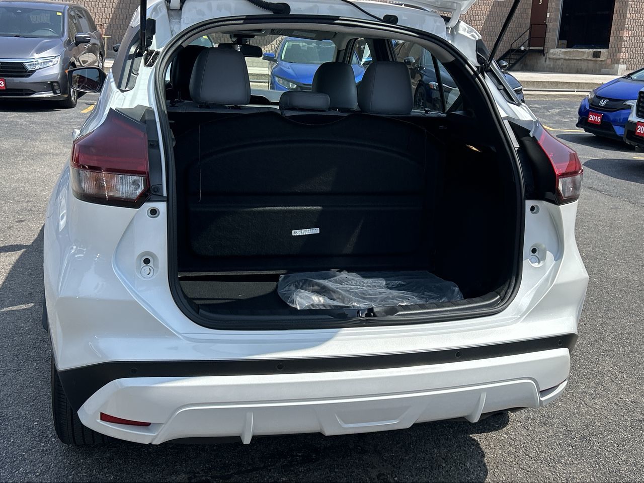 2023 Nissan Kicks in Oakville, Ontario