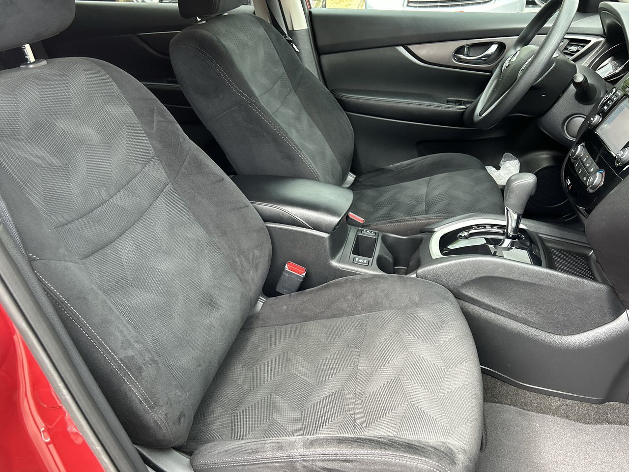2016 Nissan Rogue in Oakville, Ontario