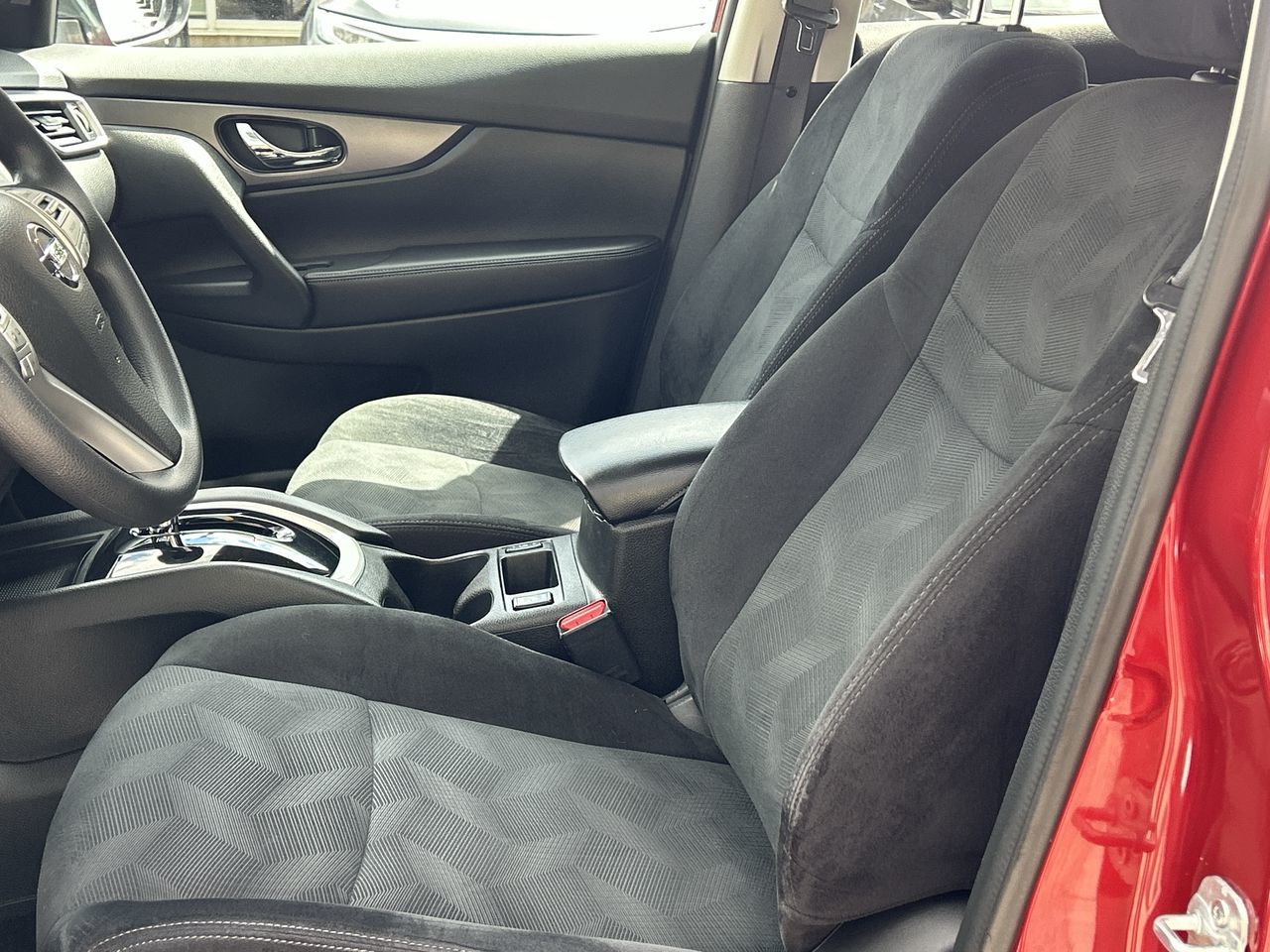 2016 Nissan Rogue in Oakville, Ontario