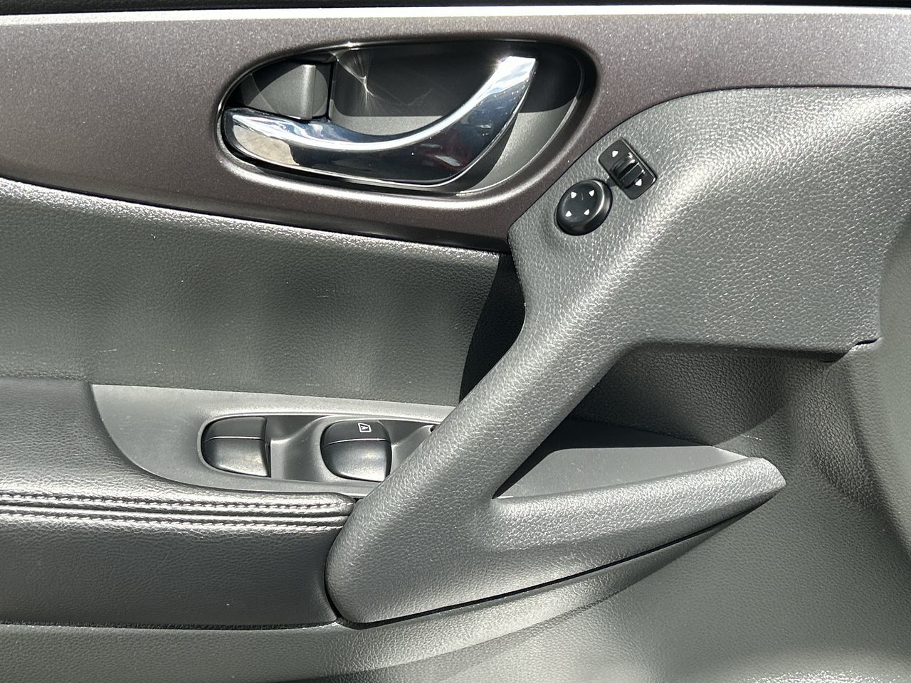 2016 Nissan Rogue in Oakville, Ontario