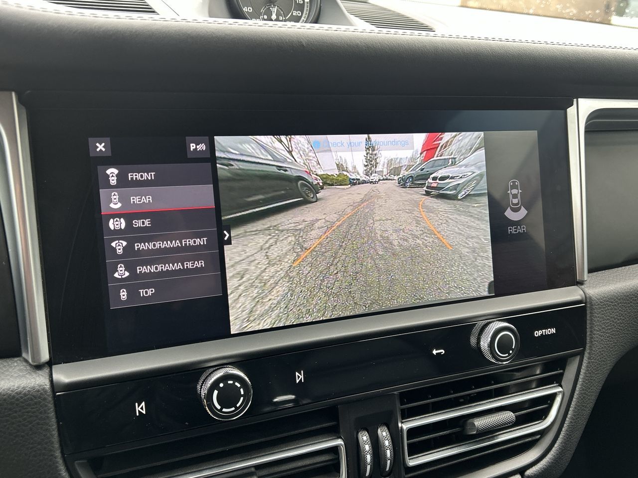 Porsche Macan  2023 à Oakville, Ontario