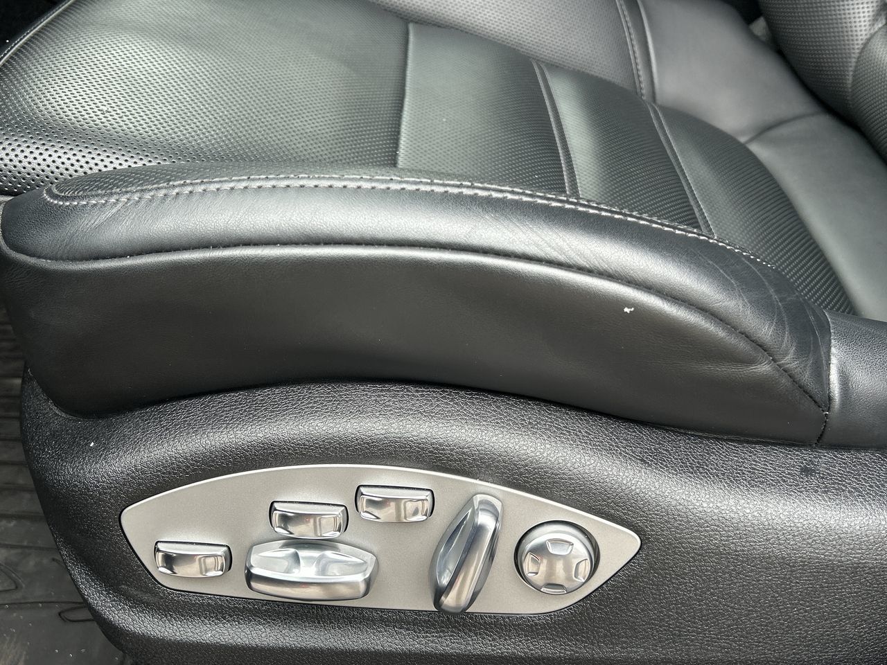 Porsche Macan  2023 à Oakville, Ontario