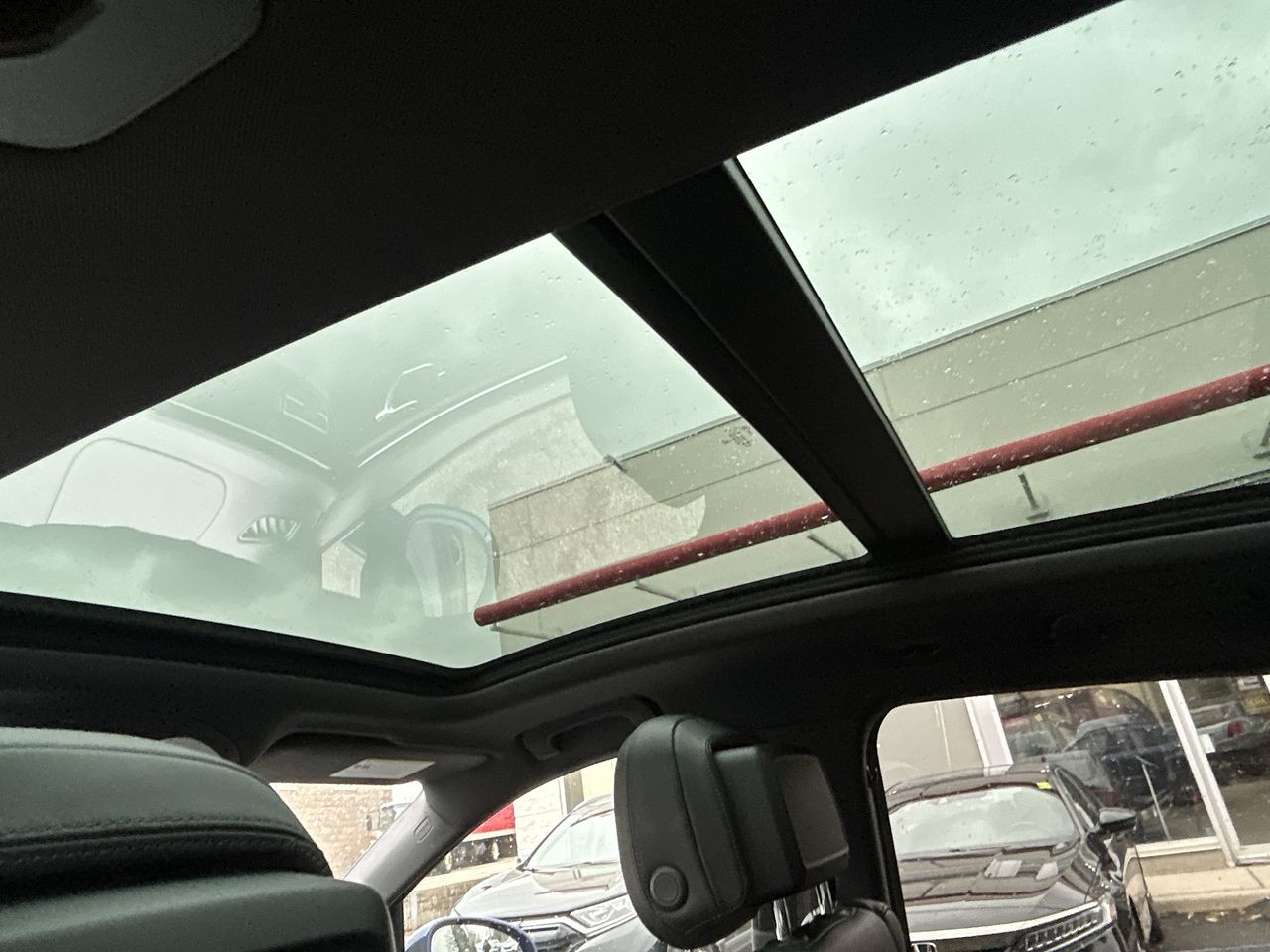 Porsche Macan  2023 à Oakville, Ontario