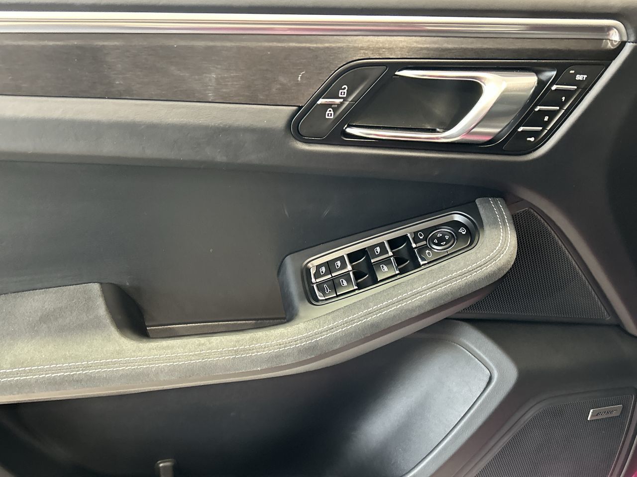 Porsche Macan  2024 à Oakville, Ontario