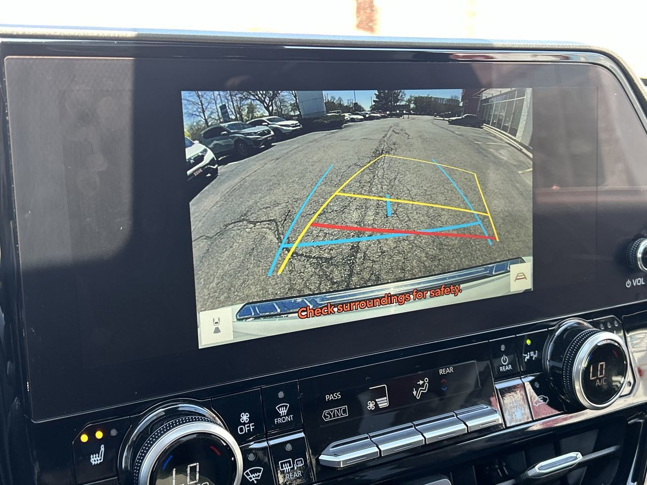 2023 Toyota Highlander hybrid in Oakville, Ontario