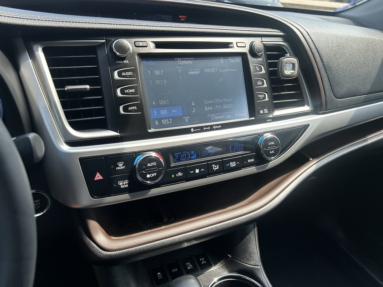 2016 Toyota Highlander in Oakville, Ontario
