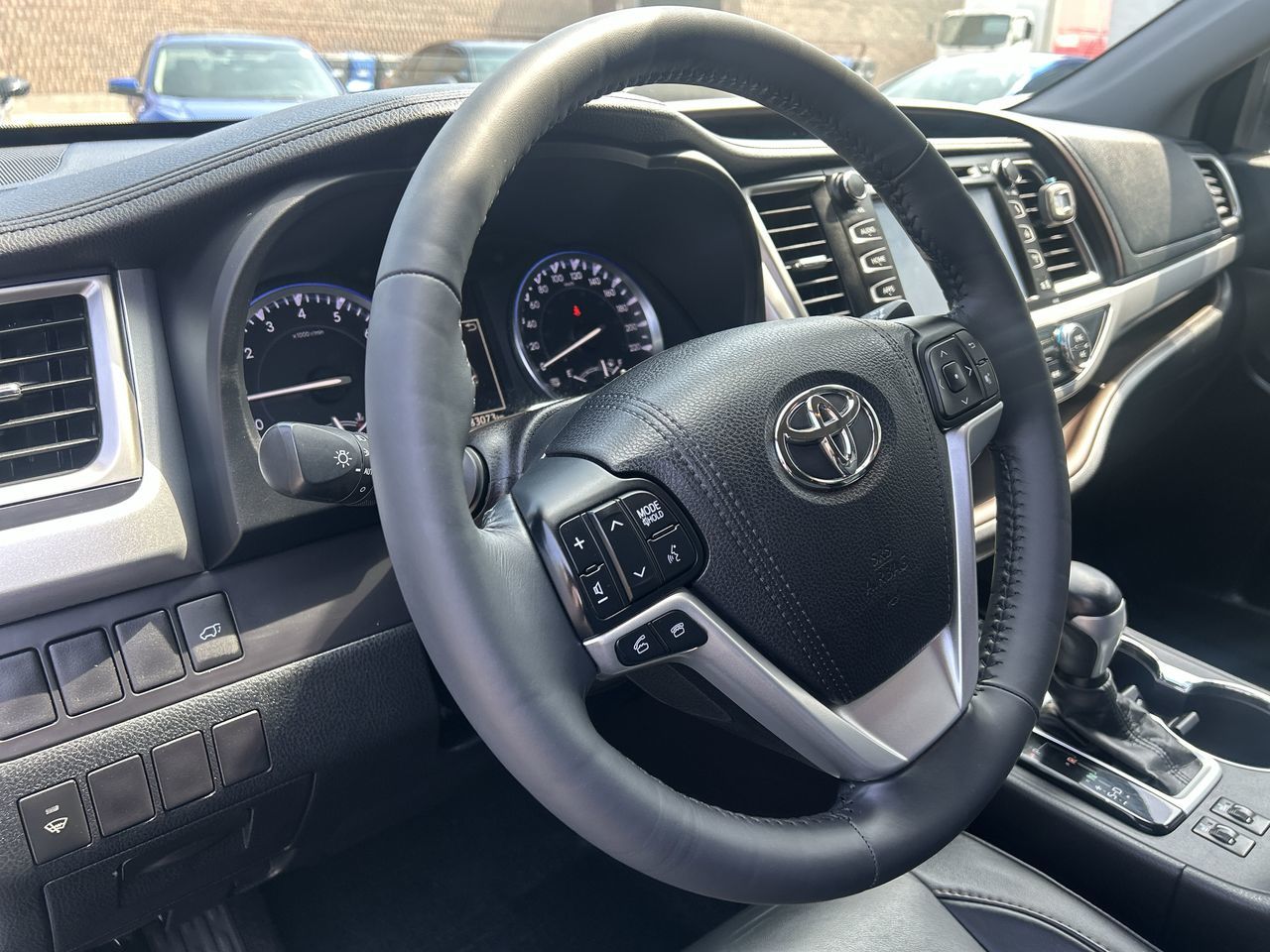 2016 Toyota Highlander in Oakville, Ontario