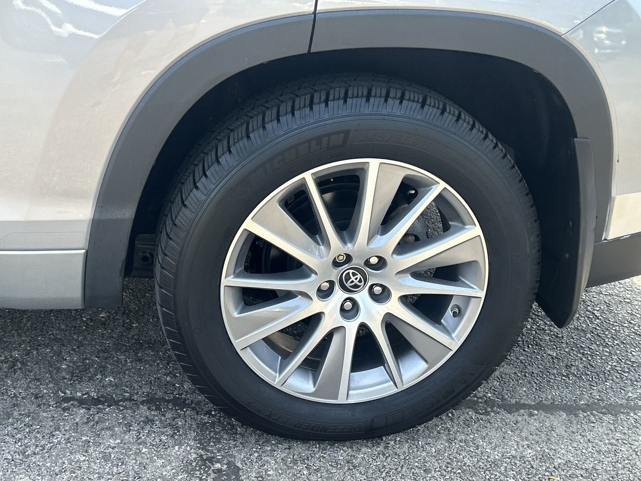 2016 Toyota Highlander in Oakville, Ontario