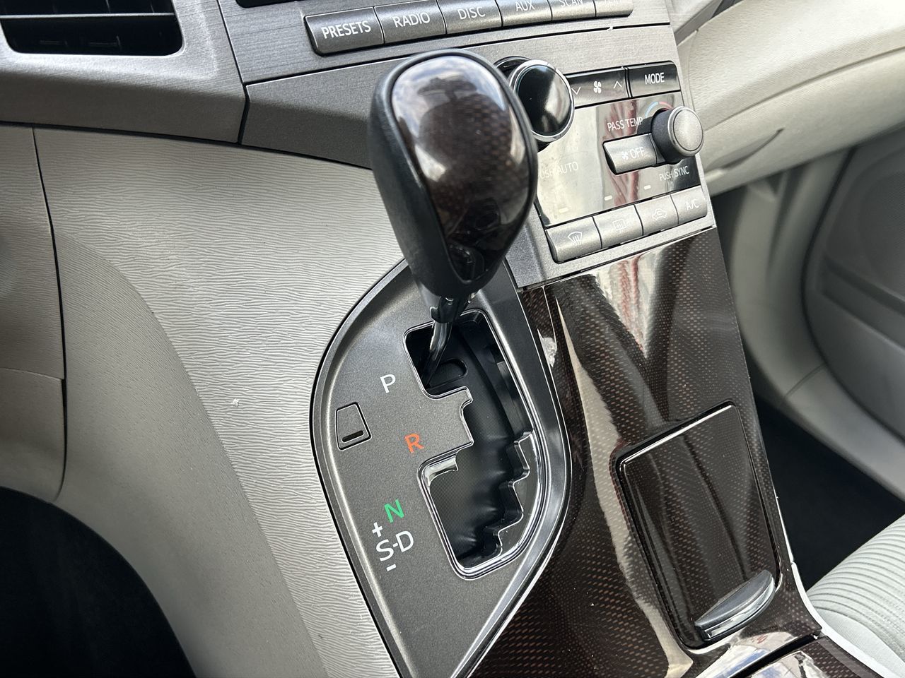 2010 Toyota Venza in Oakville, Ontario