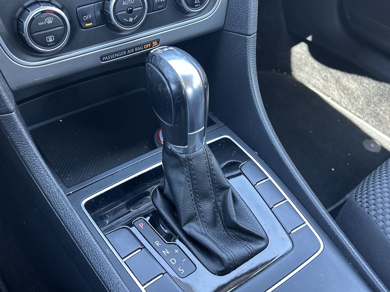 2013 Volkswagen Passat in Oakville, Ontario