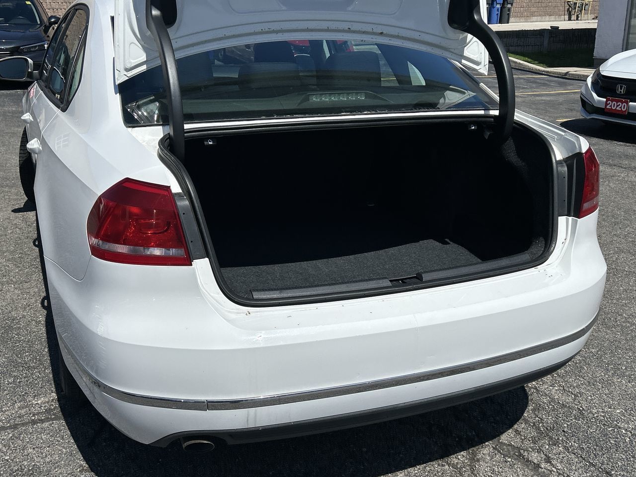 2013 Volkswagen Passat in Oakville, Ontario