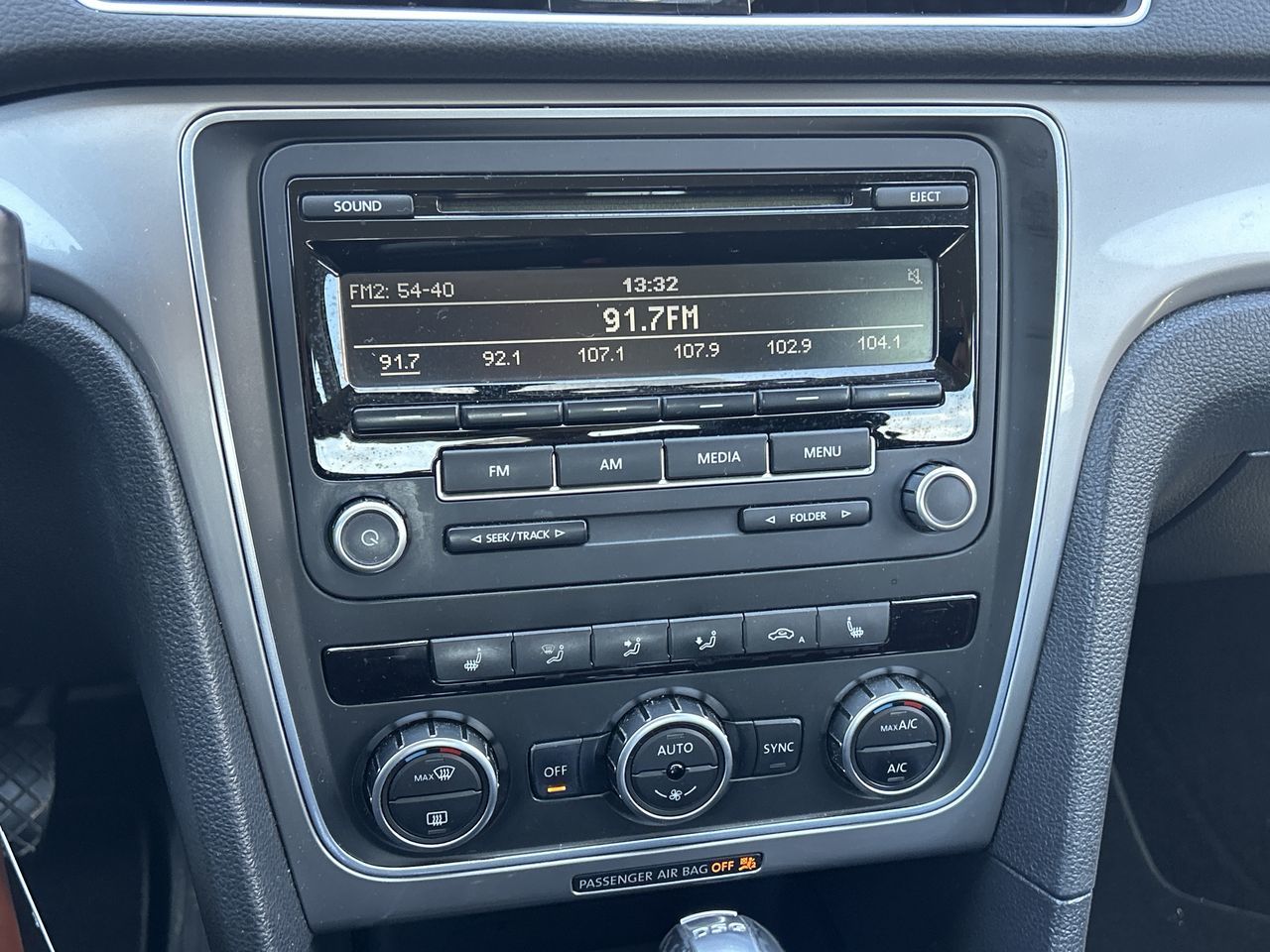 2013 Volkswagen Passat in Oakville, Ontario