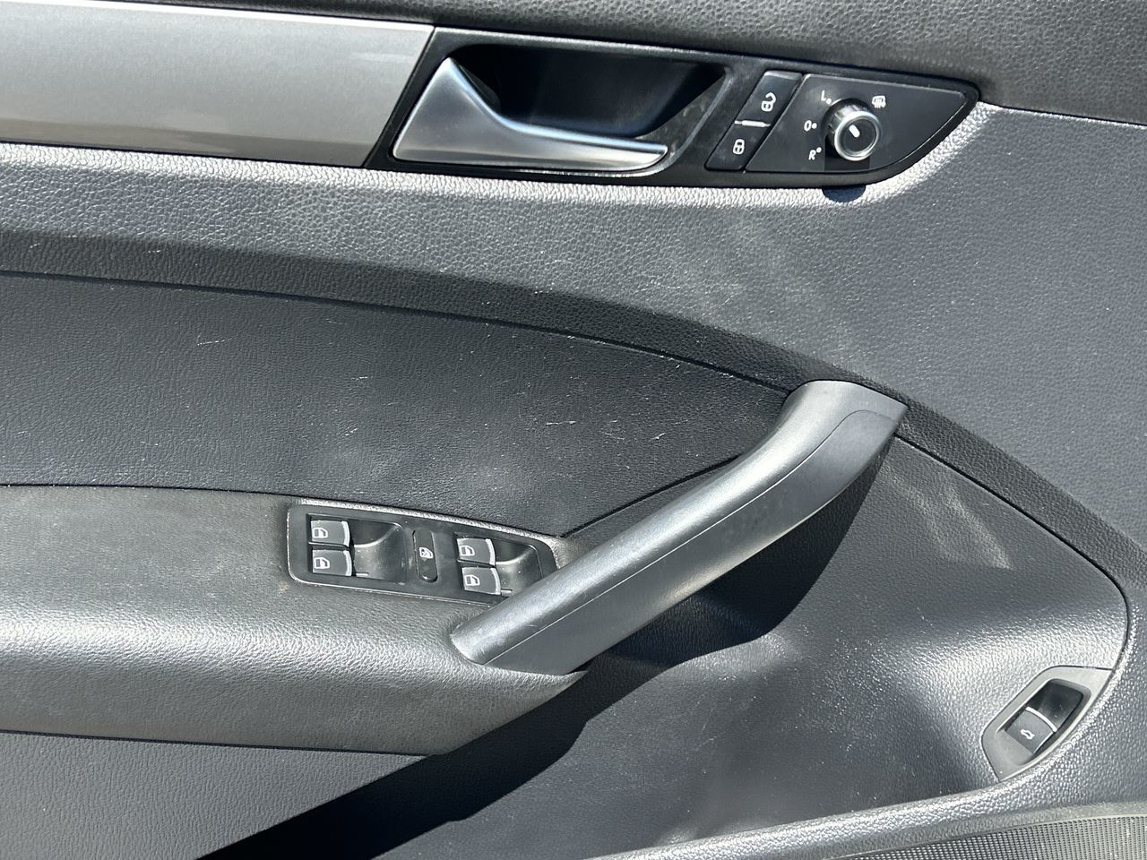 2013 Volkswagen Passat in Oakville, Ontario