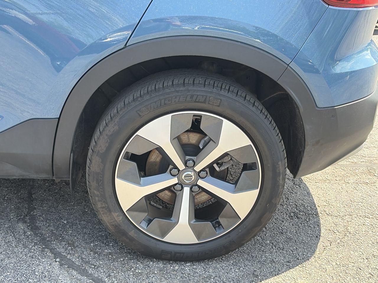 2023 Volvo XC40