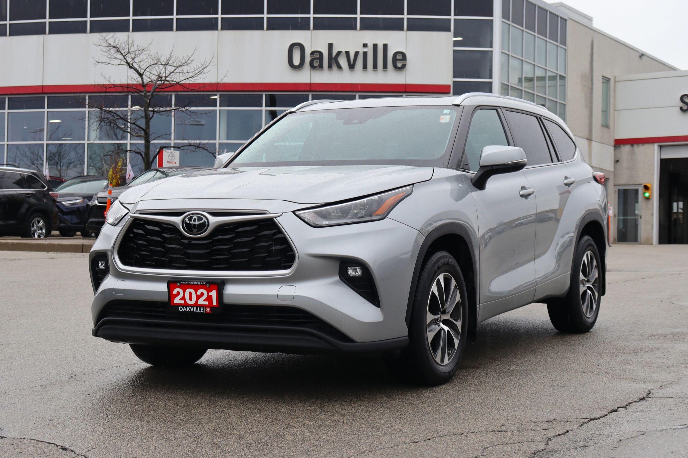 2021 Toyota Highlander XLE AWD Lease Trade-in | Low KM