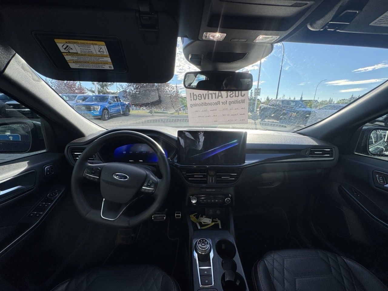 Photo 2023 Ford Escape ST-Line Elite AWD #5