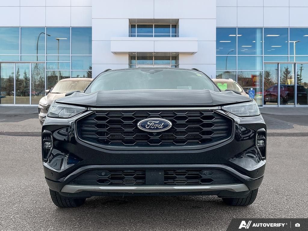 Photo 2023 Ford Escape ST-Line Elite AWD #2