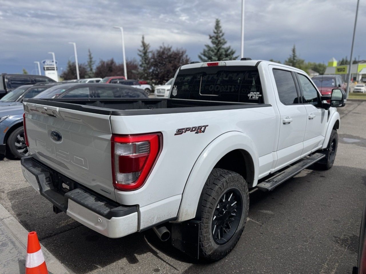 Photo 2023 Ford F-150 LARIAT 4WD SuperCrew 6.5' Box #4