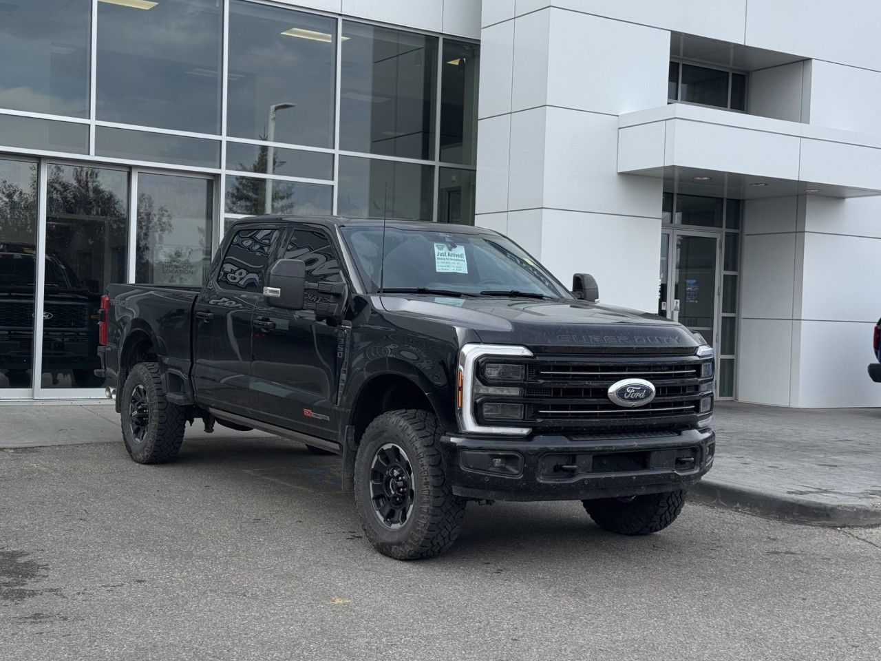 Photo 2025 Ford Super Duty F-350 SRW Platinum 4WD Crew Cab 6.75' Box #3