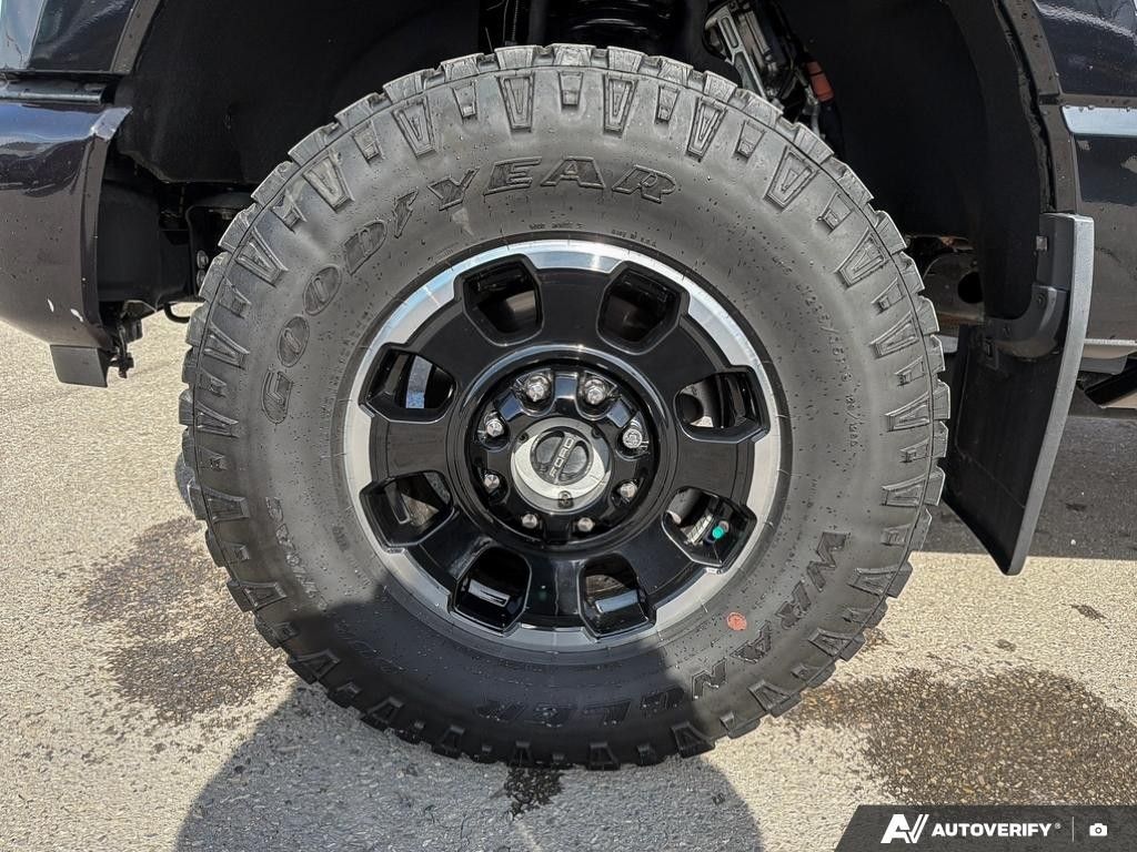 Photo 2025 Ford Super Duty F-350 SRW Platinum 4WD Crew Cab 6.75' Box #6