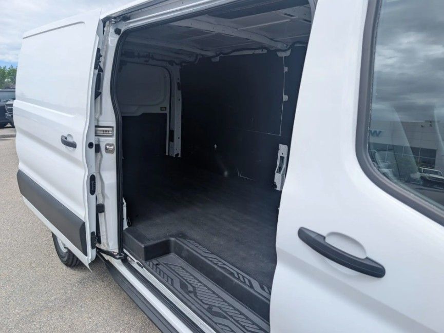 Photo 2025 Ford Transit Cargo Van T-250 148 Low Rf 9070 GVWR RWD #5