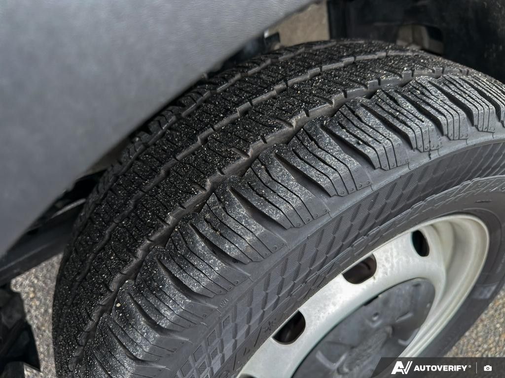 Photo 2025 Ford Transit Cargo Van T-250 148 Low Rf 9070 GVWR RWD #7